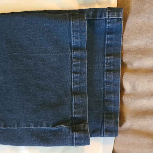 Le Chateau Wide Leg Jeans - Picture 4 of 5